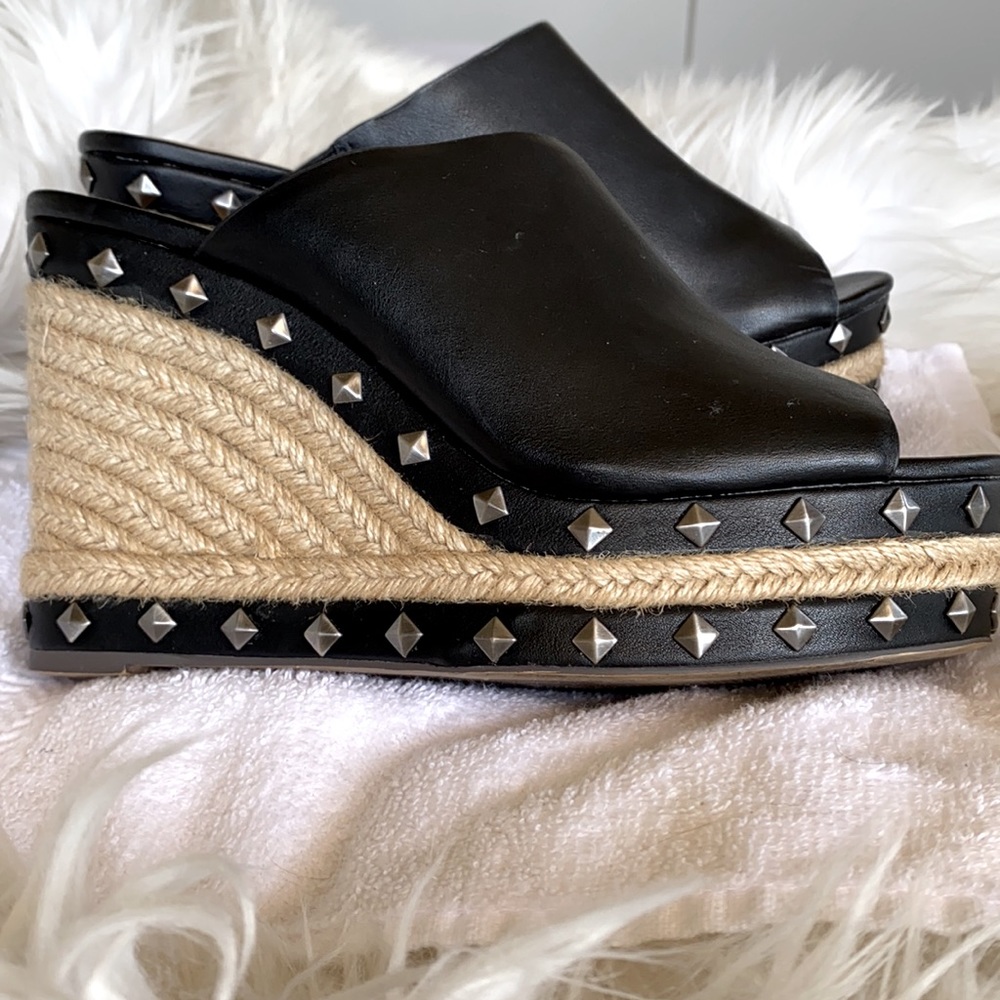 High heel clogs